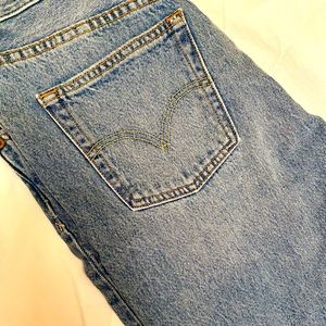 Classic Levi’s wedgie fit